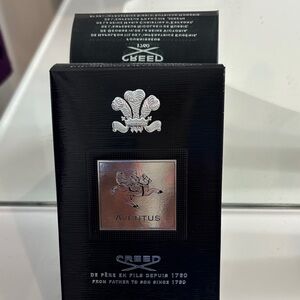 Creed Aventus — Black & Silver Accent Box